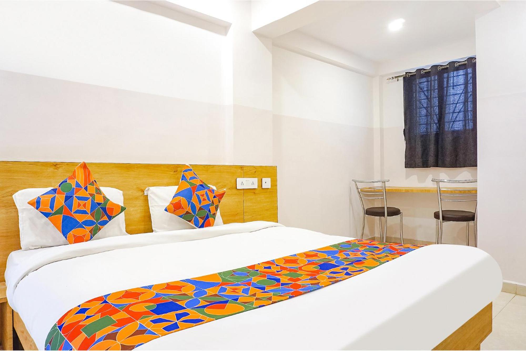 פונה Fabhotel Saffron Inn I - Nr Darshan Museum מראה חיצוני תמונה