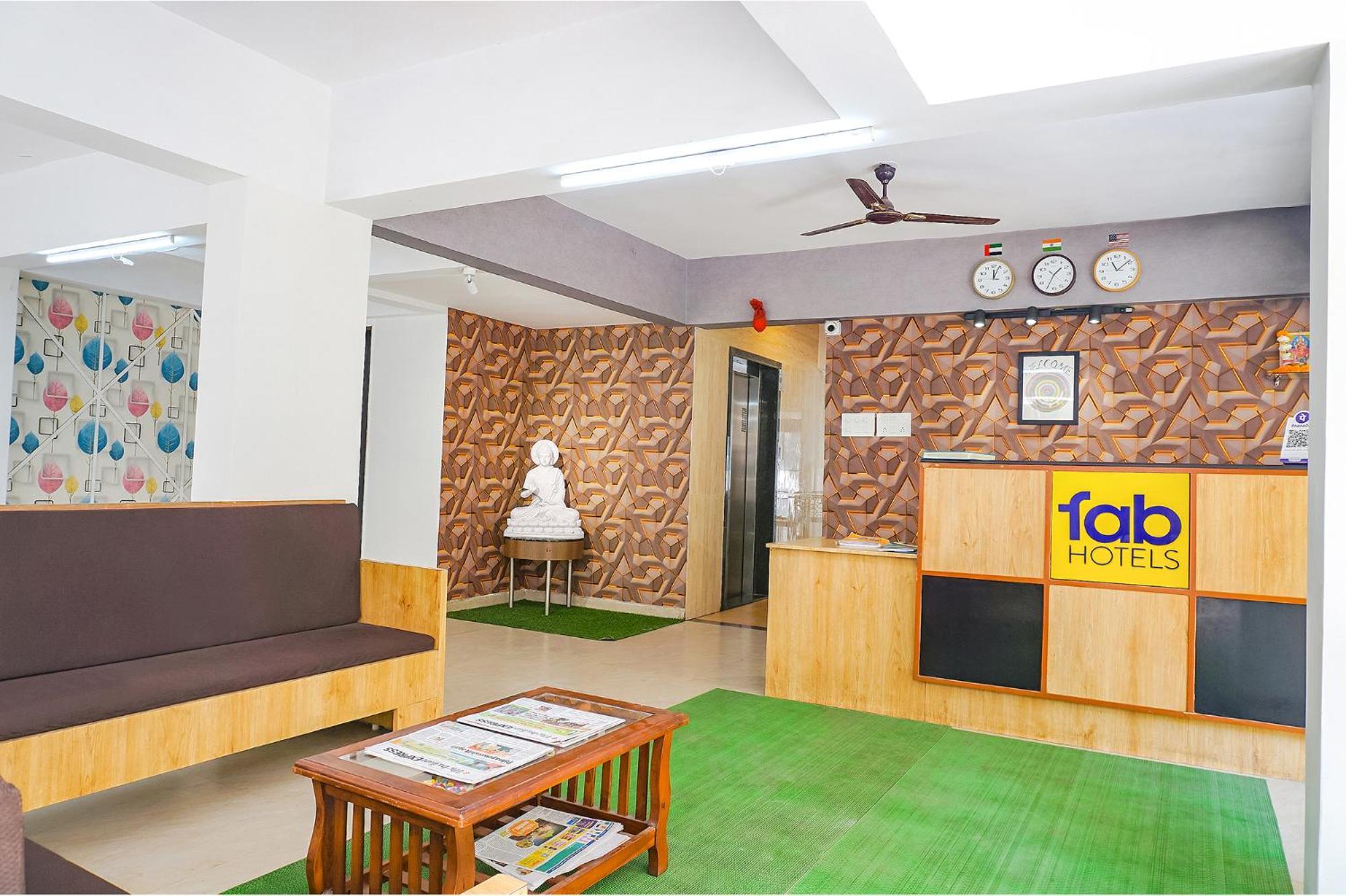 פונה Fabhotel Saffron Inn I - Nr Darshan Museum מראה חיצוני תמונה