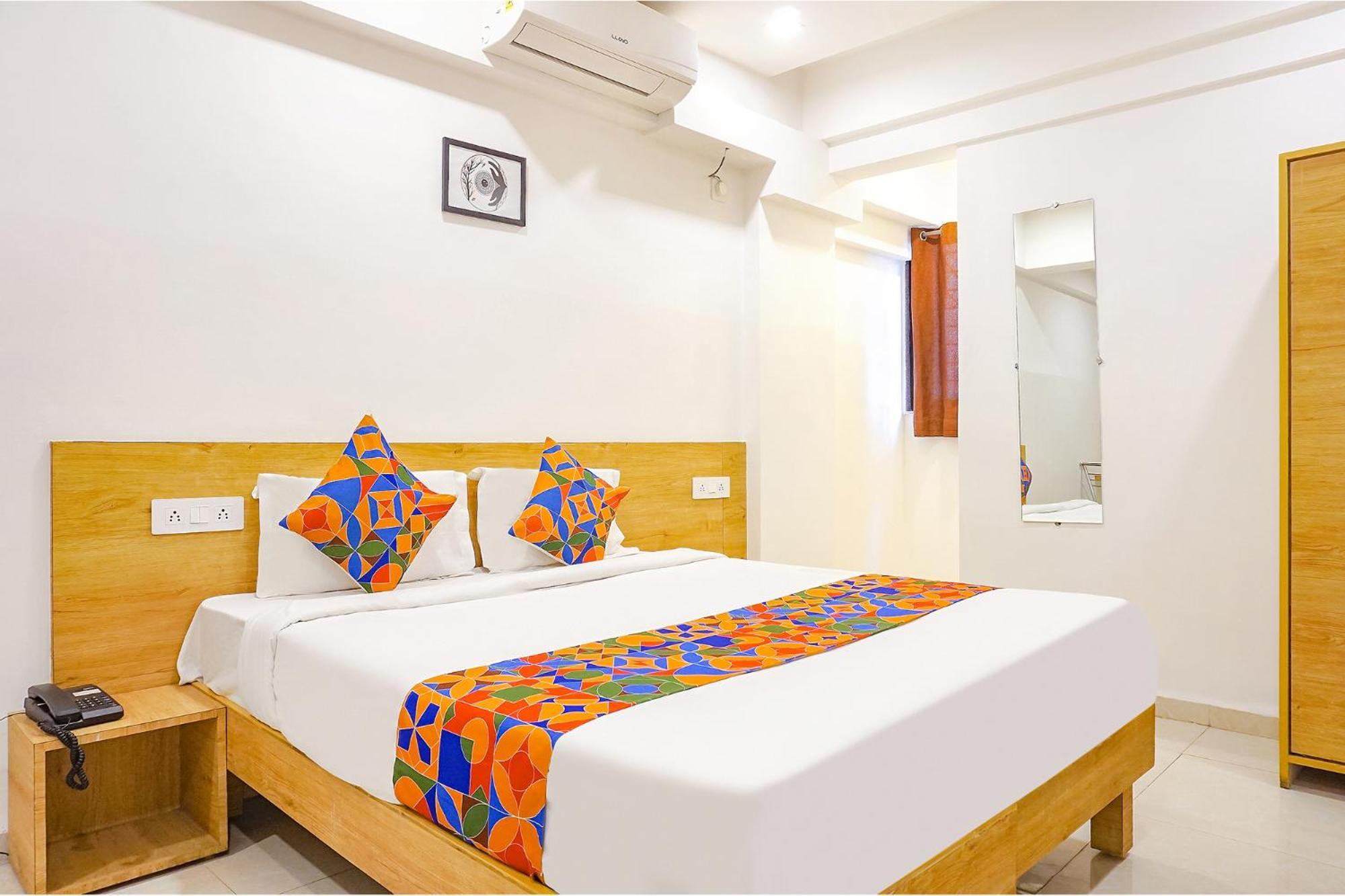 פונה Fabhotel Saffron Inn I - Nr Darshan Museum מראה חיצוני תמונה