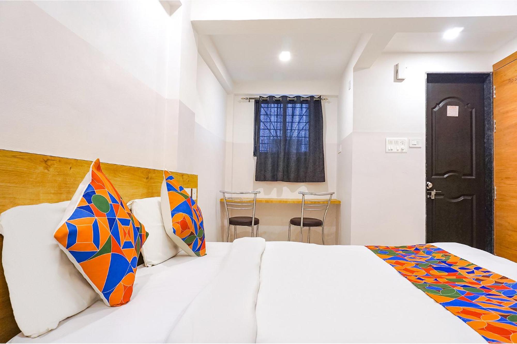 פונה Fabhotel Saffron Inn I - Nr Darshan Museum מראה חיצוני תמונה