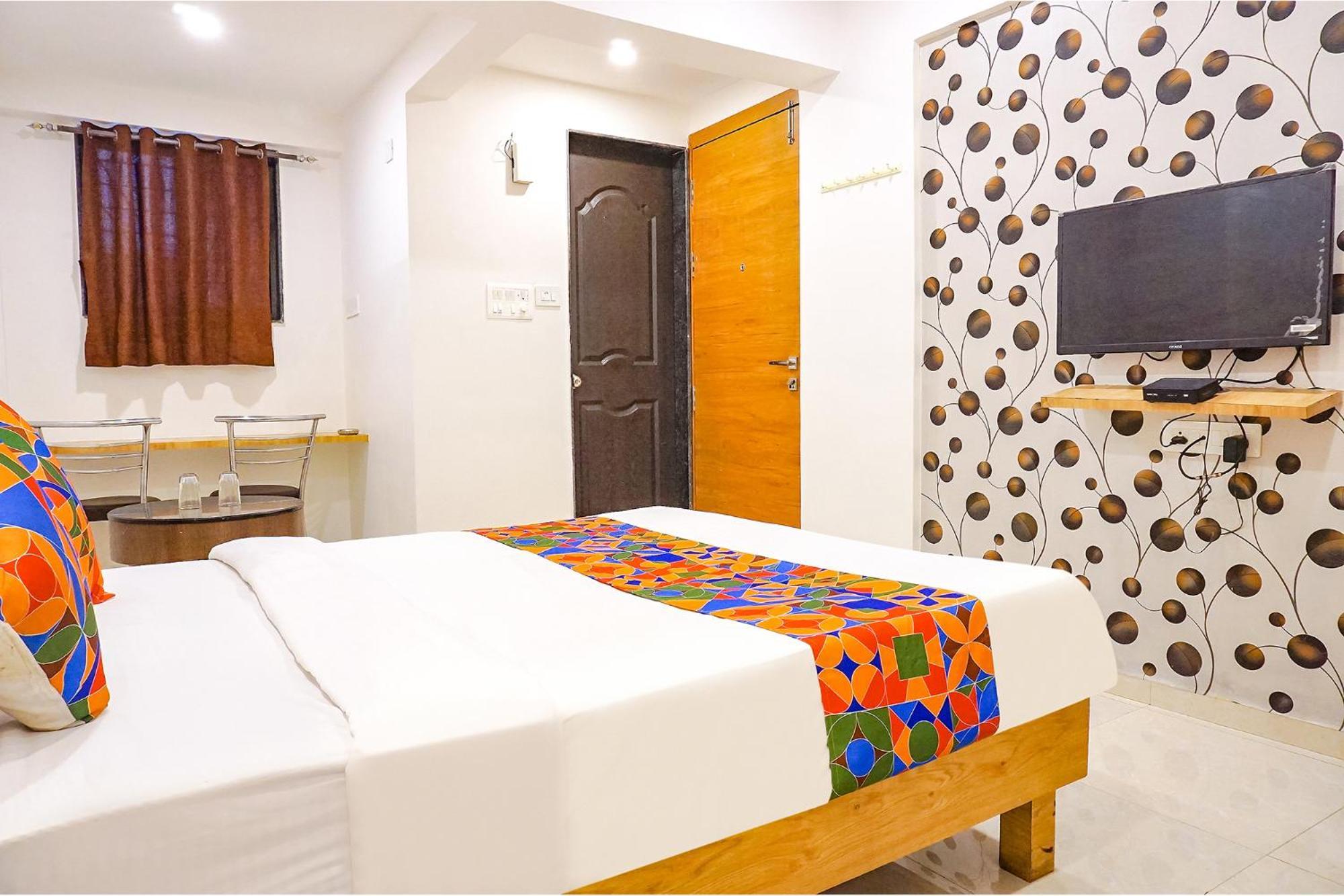 פונה Fabhotel Saffron Inn I - Nr Darshan Museum מראה חיצוני תמונה